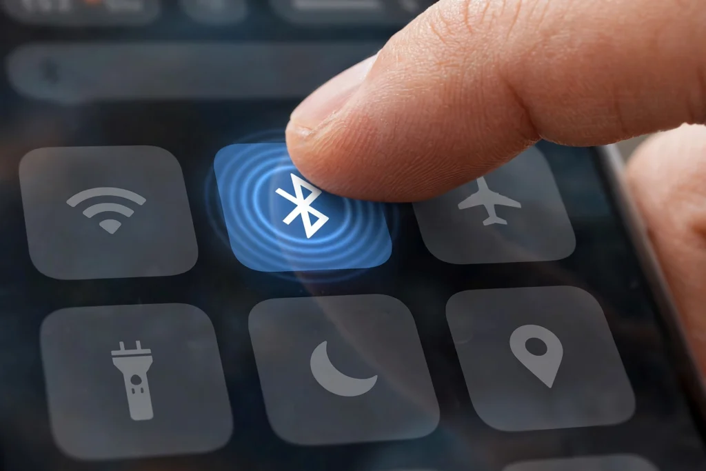 Long-pressing the Bluetooth tile in Android Quick Settings